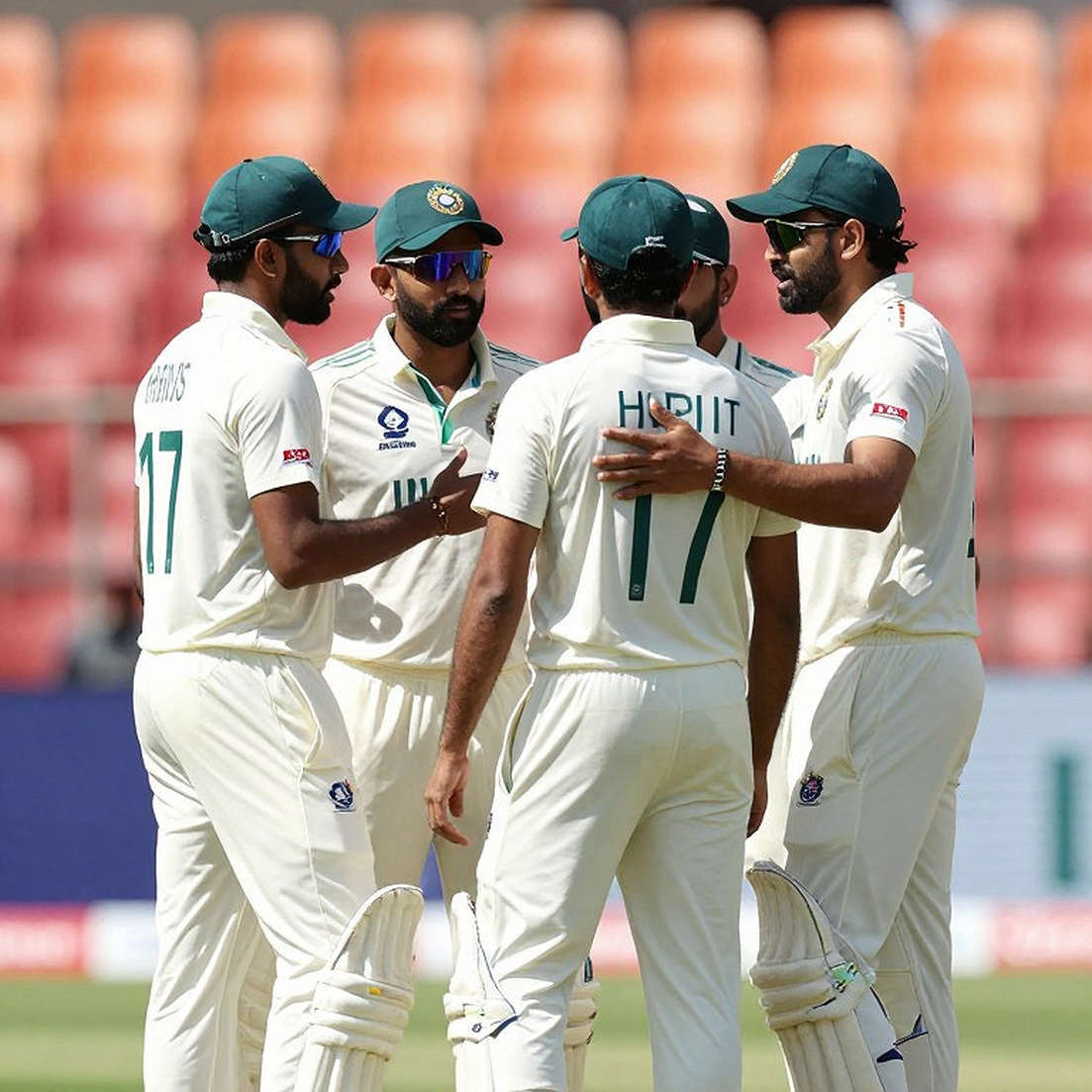 বিপিএলের ডেডলাইন ঘড়ি: শেষ মুহূর্তের চতুর্থ বিদেশি, এনওসির লিভারেজ আর লেজারের হিসাব বিপিএলের ডেডলাইন ঘড়ি: শেষ মুহূর্তের চতুর্থ বিদেশি, এনওসির লিভারেজ আর লেজারের হিসাব