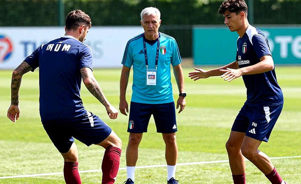 A 55th-Minute Gesture, a Four-Minute Gap, and Two Matches in One Paragraph: A Frame-by-Frame Reading of a Second Yellow Card A 55th-Minute Gesture, a Four-Minute Gap, and Two Matches in One Paragraph: A Frame-by-Frame Reading of a Second Yellow Card