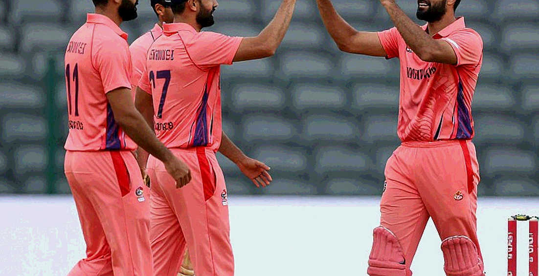 খালি ইনপুট, নিখুঁত ছাঁচ: ক্রিকেটের তথ্য-অর্থনীতিতে শূন্য-বিশ্লেষণের পাঠ খালি ইনপুট, নিখুঁত ছাঁচ: ক্রিকেটের তথ্য-অর্থনীতিতে শূন্য-বিশ্লেষণের পাঠ